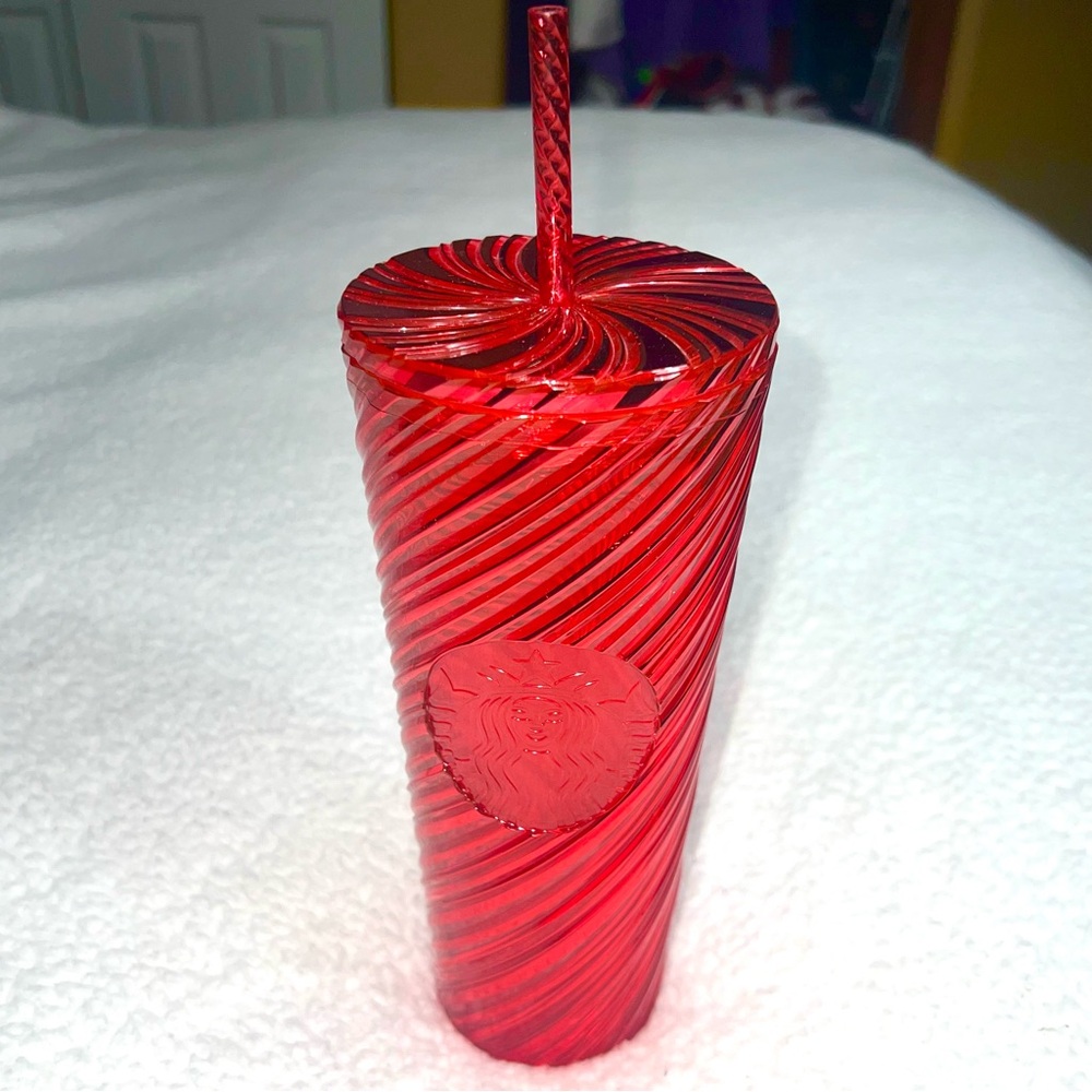 Starbucks Tumbler Venti Cold Cup Red Swirl Spiral 24 fl oz Holiday 2024